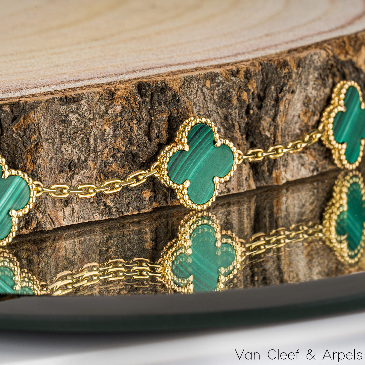 Van Cleef & Arpels Malachite Vintage Alhambra Bracelet VCARL80900